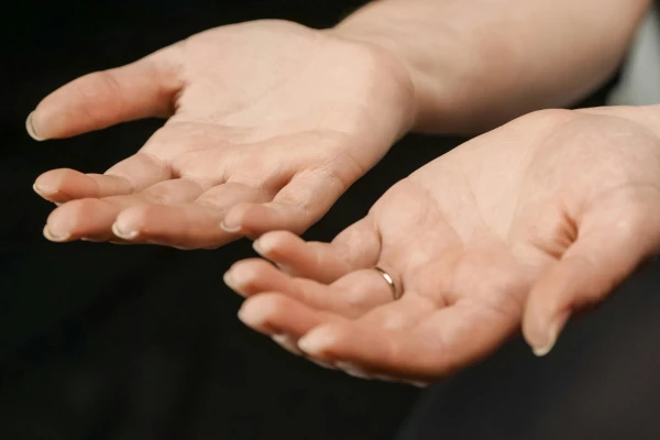 hands